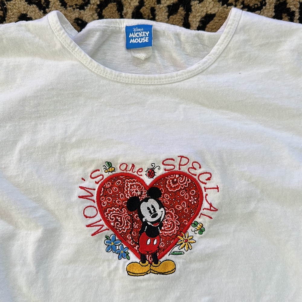 Vintage Embroidered Mickey Mouse Tshirt - Picture 3 of 9